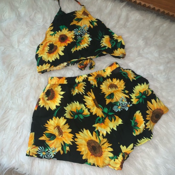 ROMWE Other - TWO PIECE SET